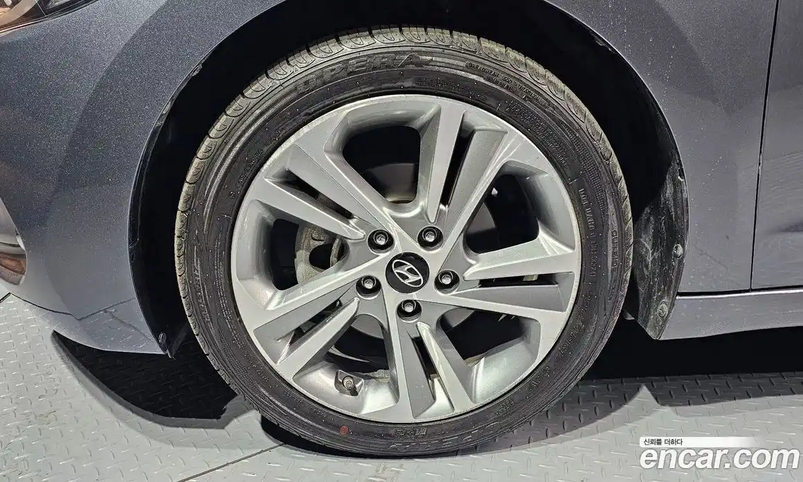 Hyundai Avante 2018 1.6 гидро в Москве № 6315, фото 5