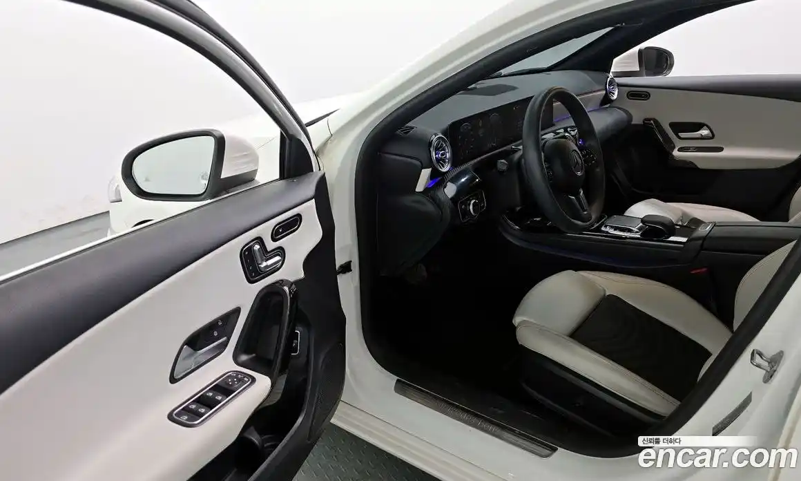 Mercedes-Benz A-Class 2020 2.0 гидро в Москве, фото 10