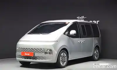 Hyundai Staria