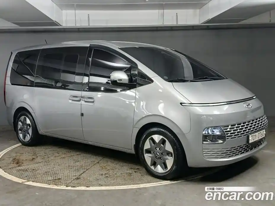 Hyundai Staria 2021 2.2 гидро в Москве, фото 3