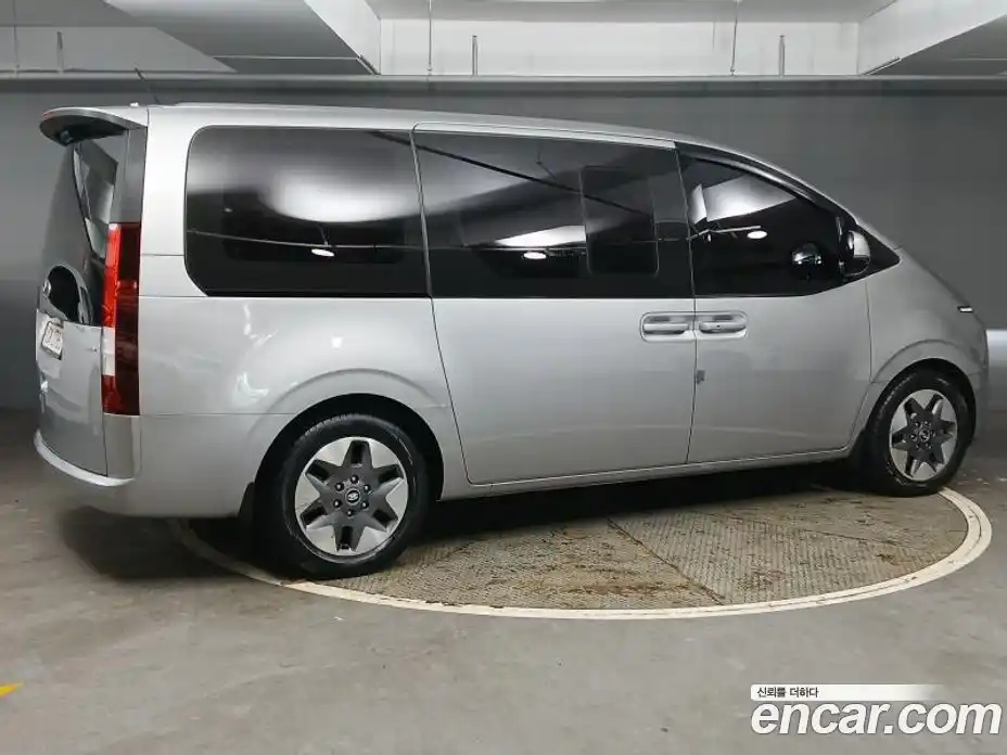 Hyundai Staria 2021 2.2 гидро в Москве, фото 4