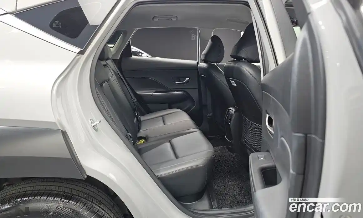 Hyundai Kona 2023 1.6 гидро в Москве, фото 13