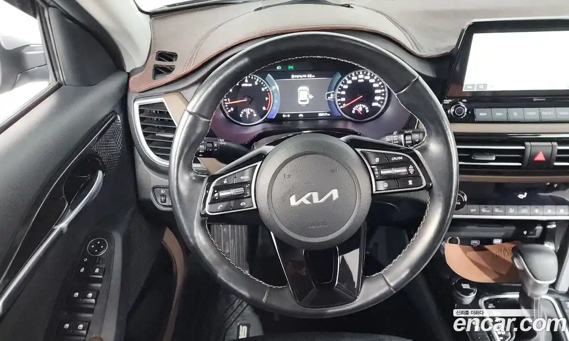 Kia Seltos 2022 1.6 гидро в Москве, фото 13