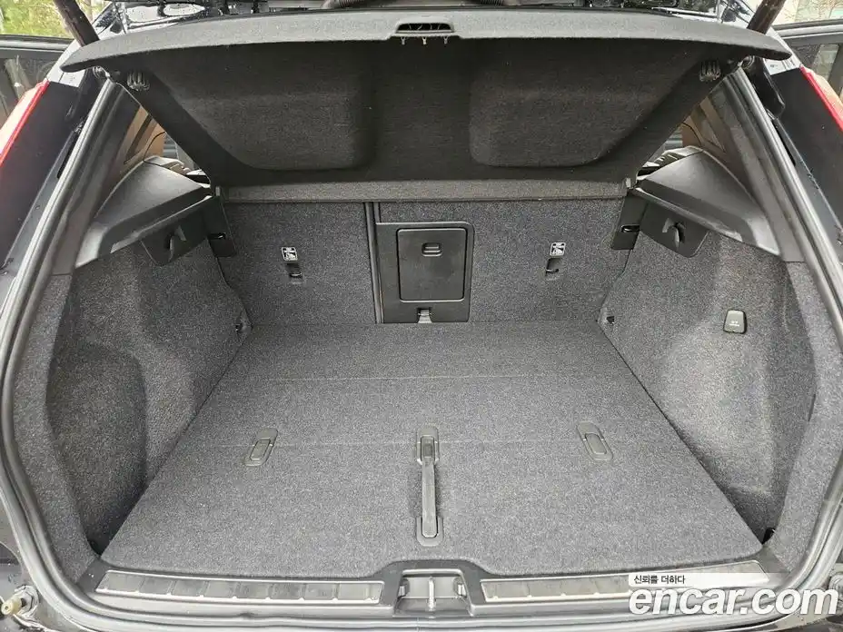 Volvo XC40 2021 2.0 гидро в Москве № 164773, фото 16