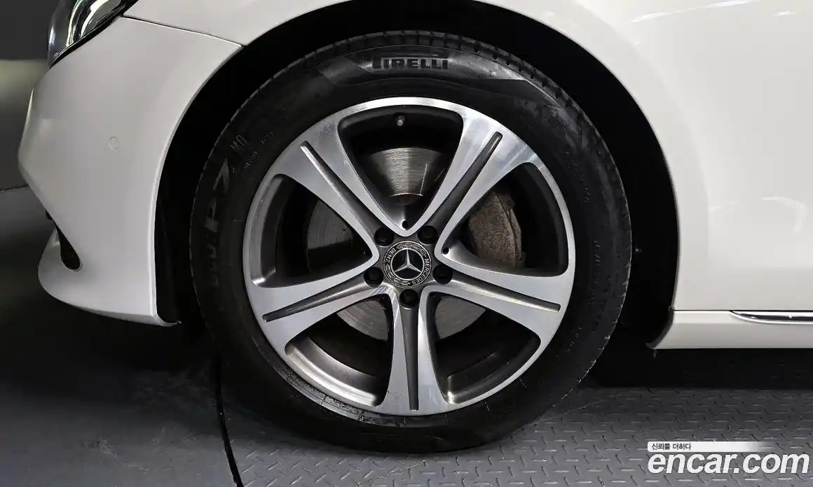 Mercedes-Benz E-Class 2019 2.0 гидро в Москве, фото 5