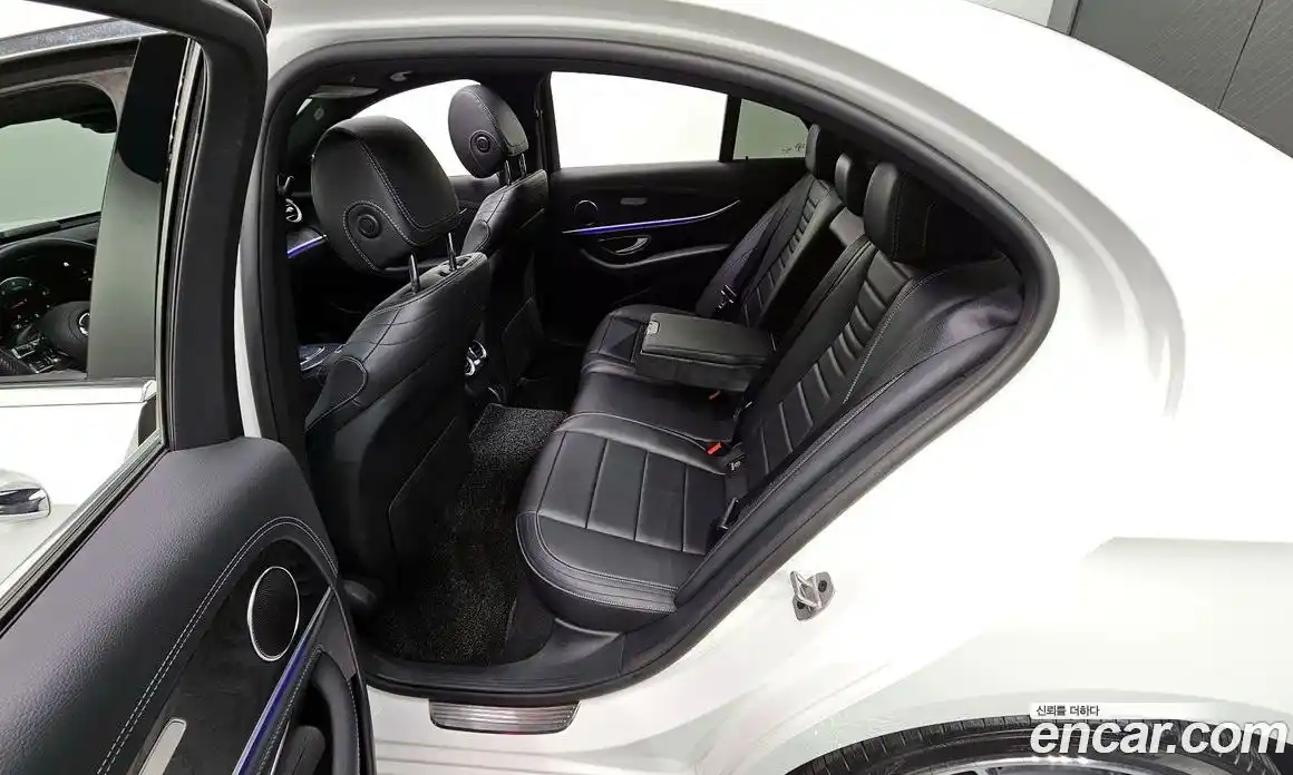 Mercedes-Benz E-Class 2020 1.9 гидро в Москве, фото 11