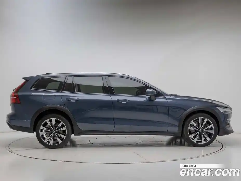 Volvo V60 2022 2.0 гидро в Москве, фото 4