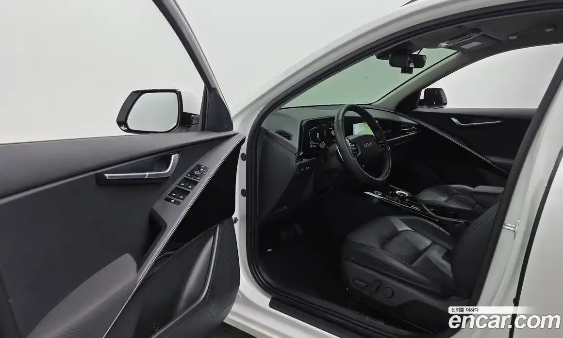 Kia Niro 2023 1.6 гидро в Москве, фото 13