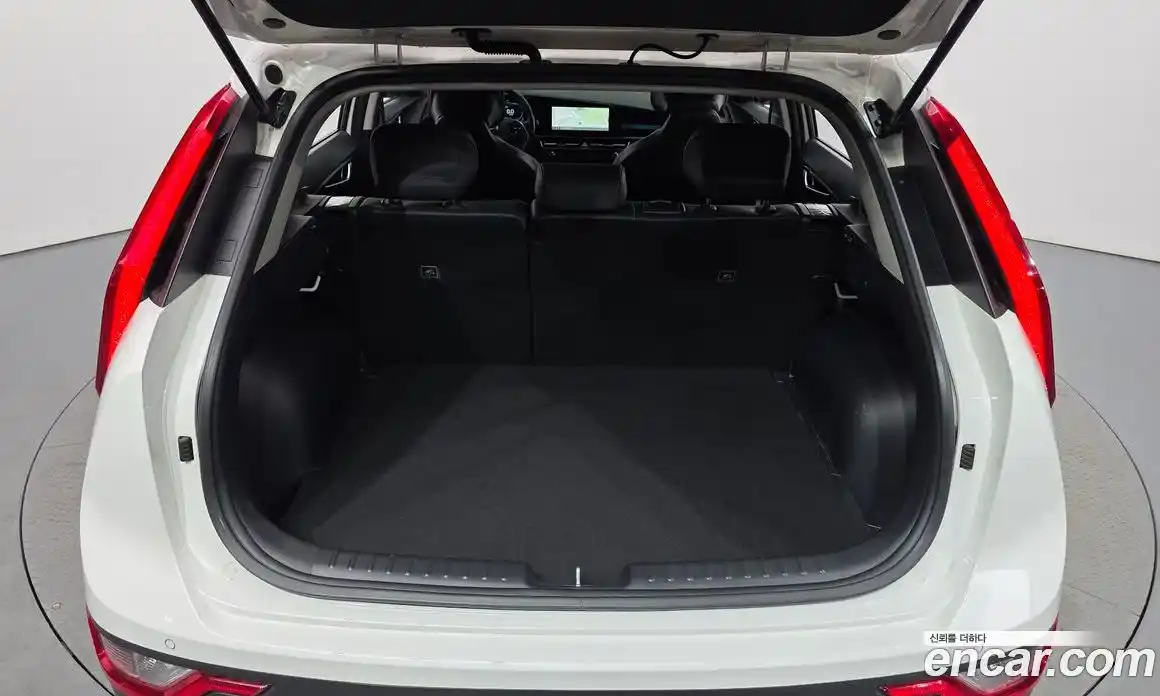 Kia Niro 2023 1.6 гидро в Москве, фото 26