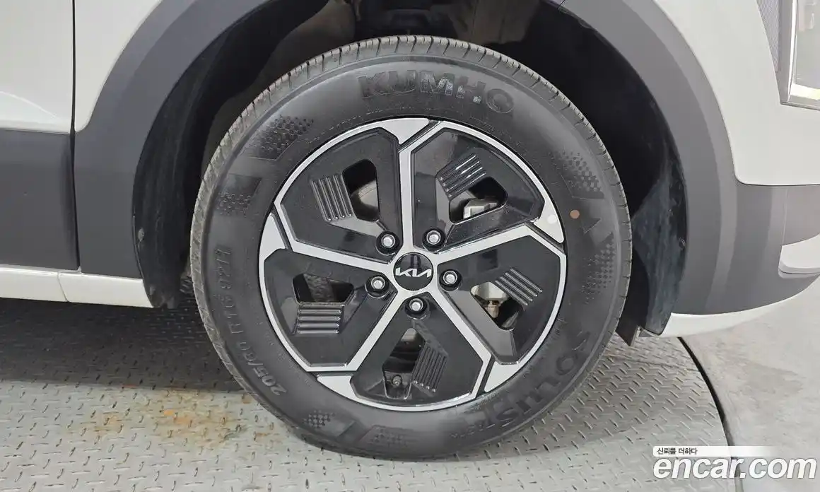 Kia Niro 2023 1.6 гидро в Москве, фото 7