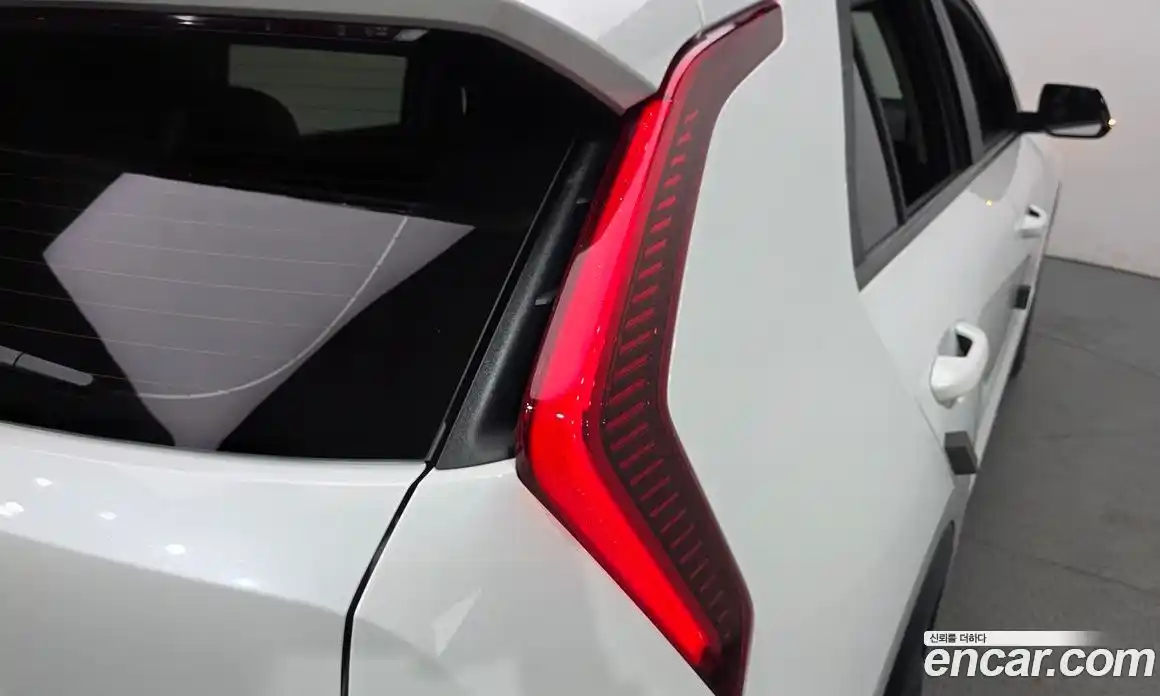 Kia Niro 2023 1.6 гидро в Москве, фото 9