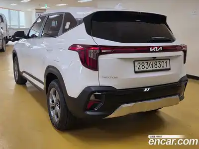 Kia Seltos 2023 2.0 гидро в Москве № 1977763, миниатюра 2