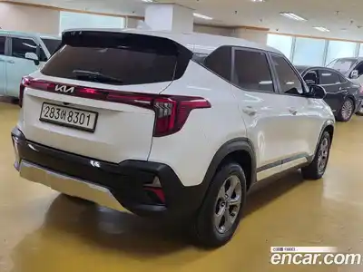 Kia Seltos 2023 2.0 гидро в Москве № 1977763, миниатюра 4