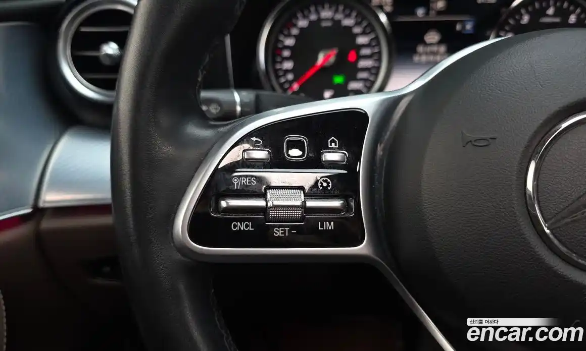 Mercedes-Benz E-Class 2020 2.0 гидро, фото 18