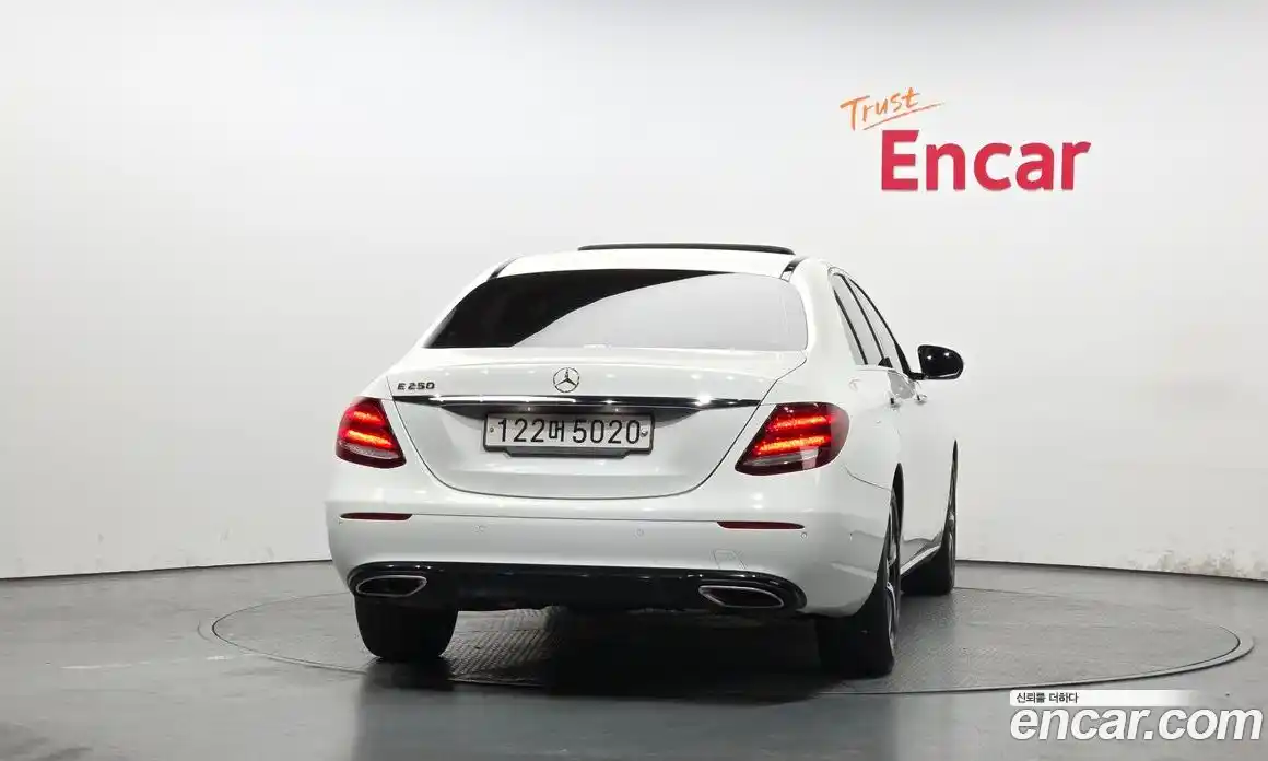 Mercedes-Benz E-Class 2020 2.0 гидро, фото 4
