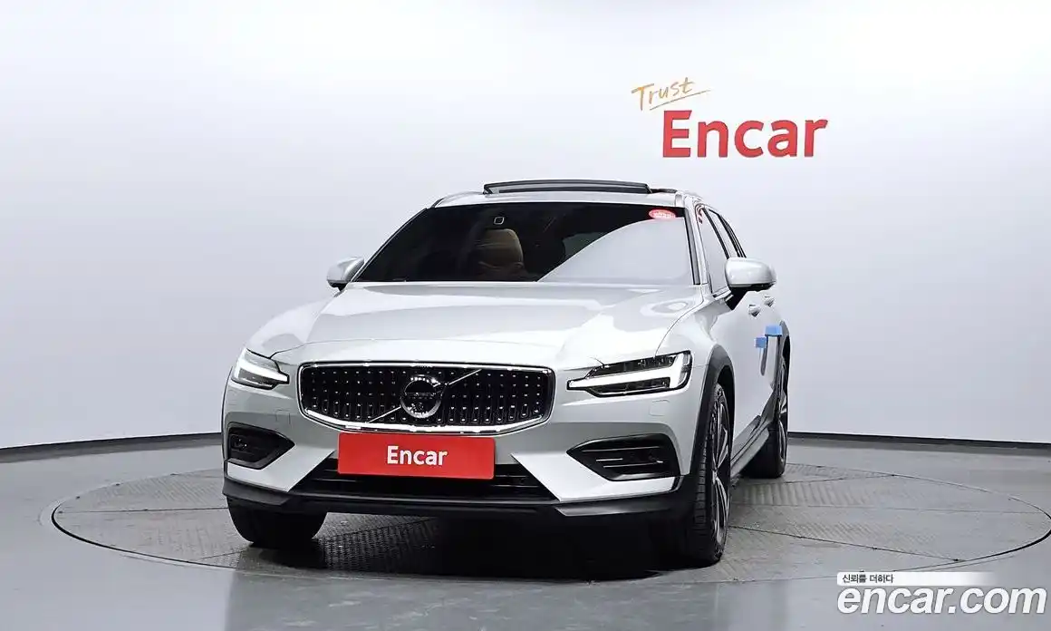 Volvo V60 2020 2.0 гидро в Москве № 212814, фото 3