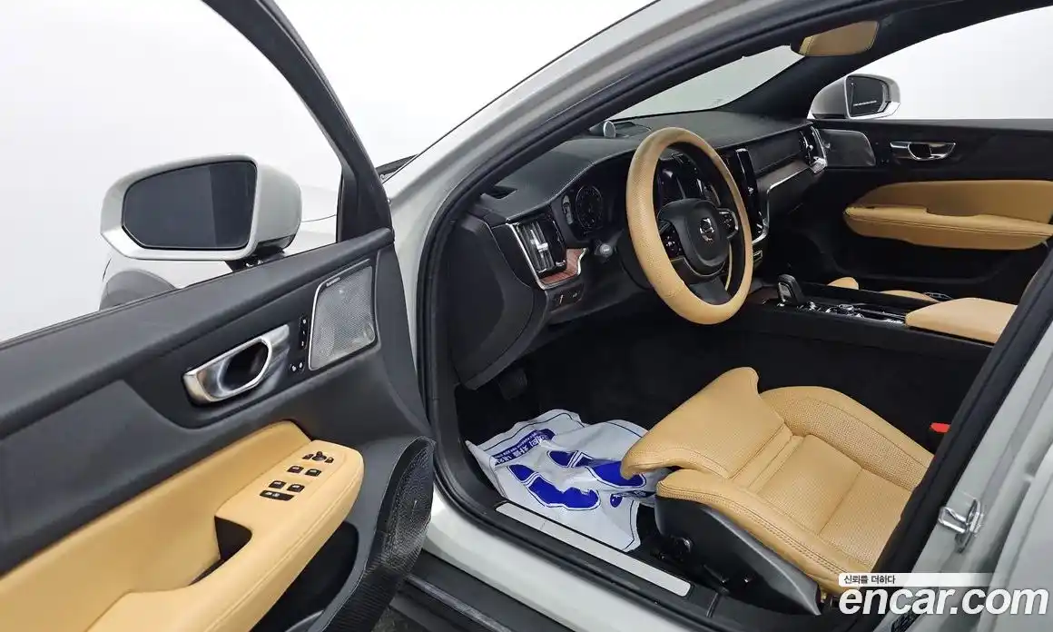 Volvo V60 2020 2.0 гидро в Москве № 212814, фото 10