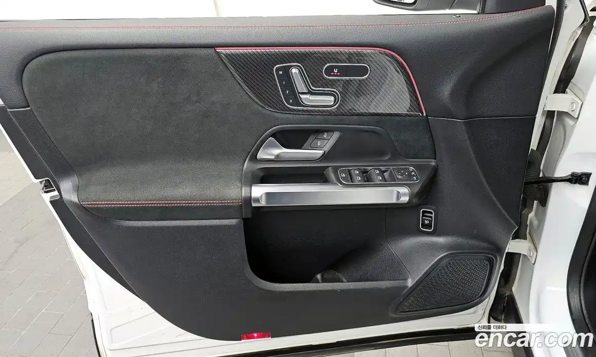 Mercedes-Benz GLB-Class 2021 2.0 гидро в Москве, фото 14