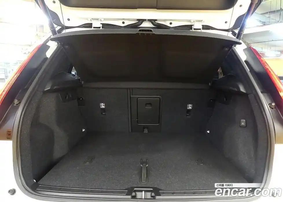 Volvo XC40 2021 2.0 гидро в Москве № 2202805, фото 19