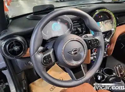 Mini Cooper Convertible 2024 2.0 гидро в Москве № 2203812, миниатюра 11