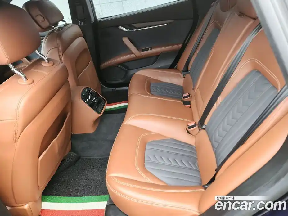 Maserati Quattroporte 2018 3.0 гидро, фото 12