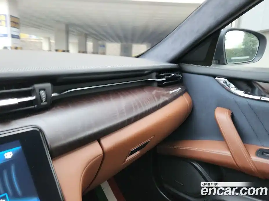 Maserati Quattroporte 2018 3.0 гидро, фото 17