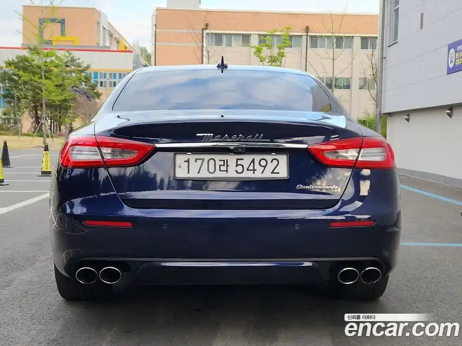 Maserati Quattroporte 2018 3.0 гидро, фото 6