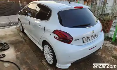Peugeot 208 2017 1.6 гидро в Москве, миниатюра 2