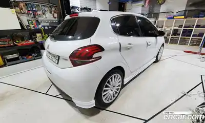Peugeot 208 2017 1.6 гидро в Москве, миниатюра 4