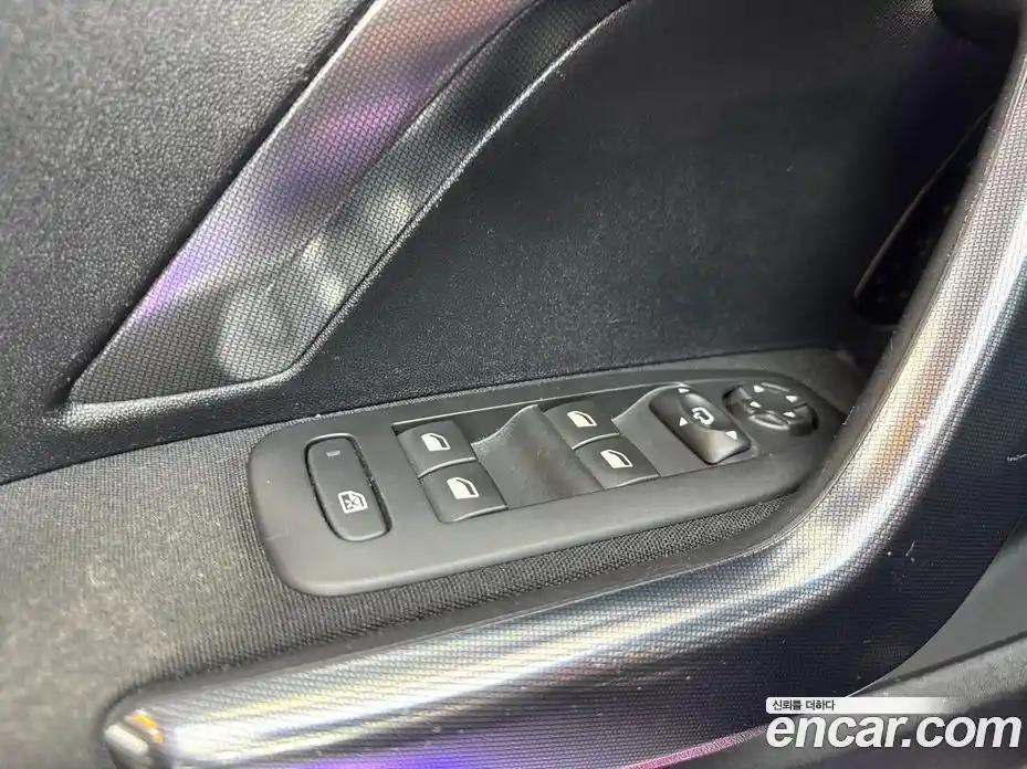 Peugeot 2008 2017 1.6 гидро в Москве, фото 12