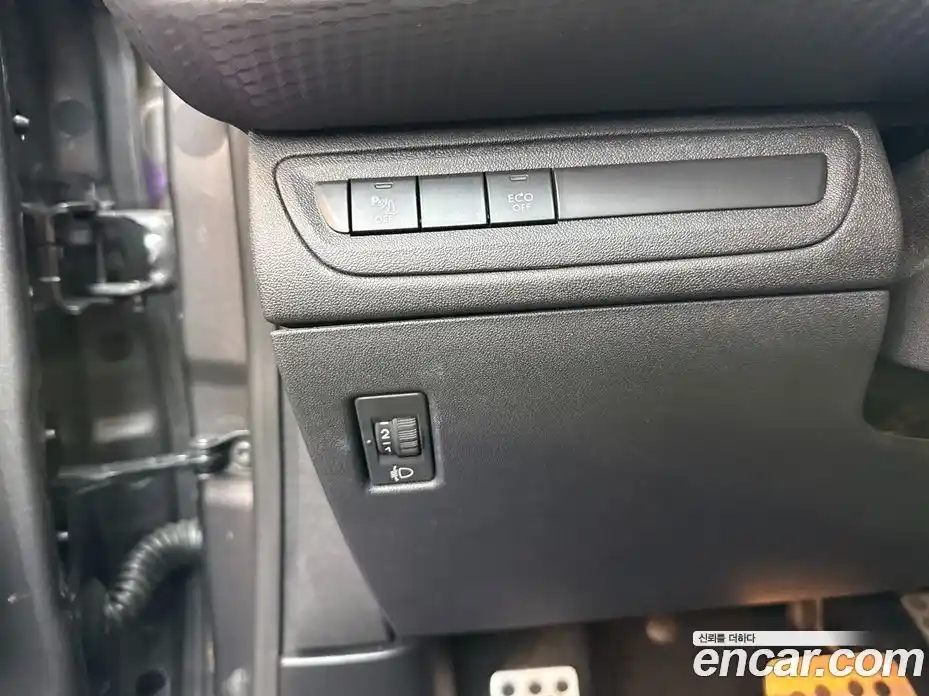 Peugeot 2008 2017 1.6 гидро в Москве, фото 13