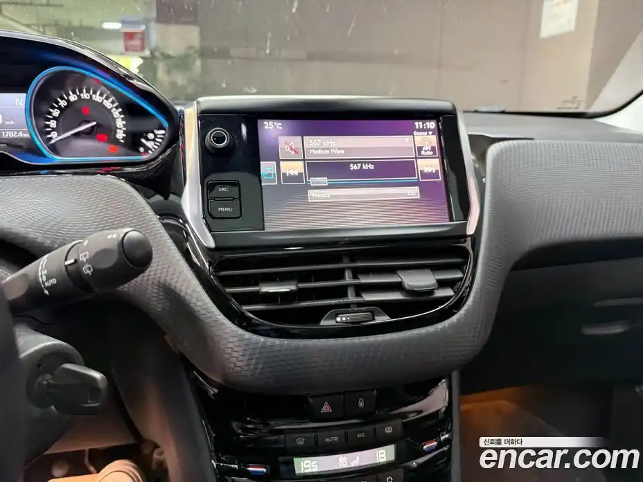 Peugeot 2008 2017 1.6 гидро в Москве, фото 17