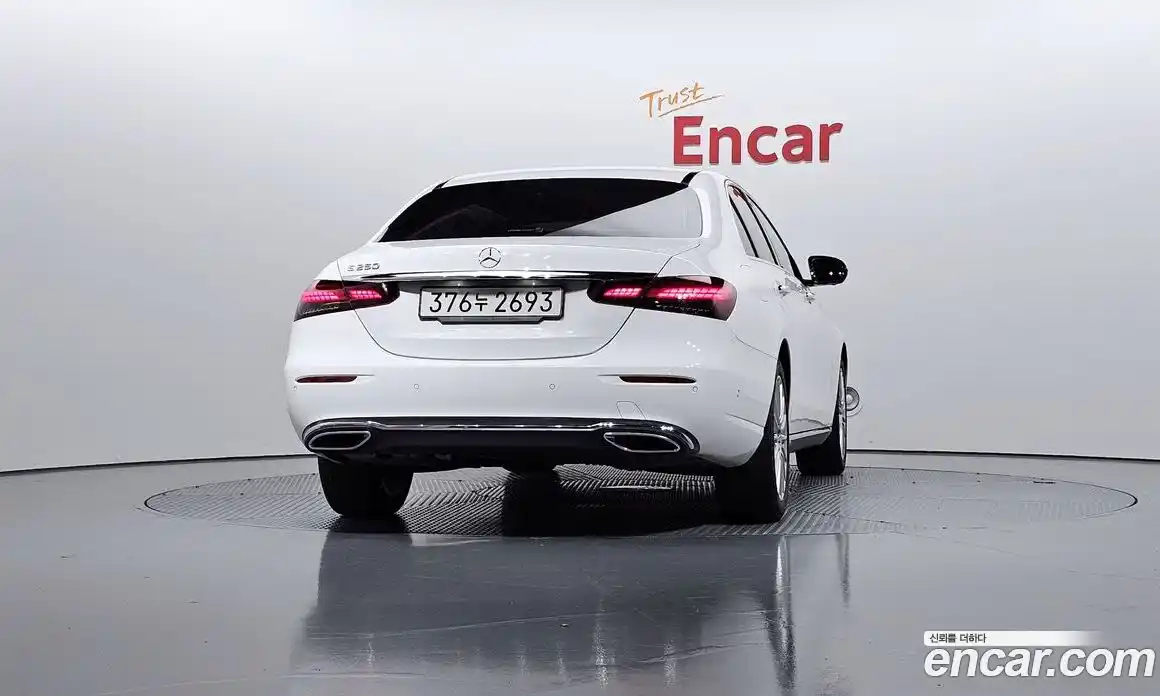 Mercedes-Benz E-Class 2022 2.0 гидро в Москве, фото 4