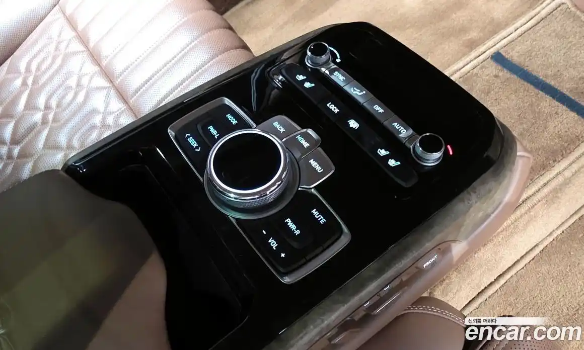 Genesis G90 2019 5.0 гидро в Москве № 22773, фото 19