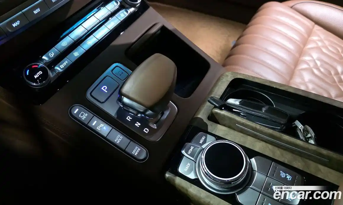 Genesis G90 2019 5.0 гидро в Москве № 22773, фото 9