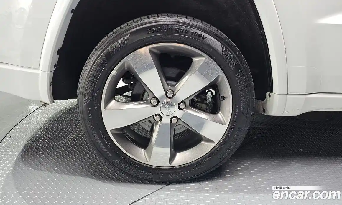 Jeep Cherokee 2015 3.0 гидро в Москве № 232765, фото 5