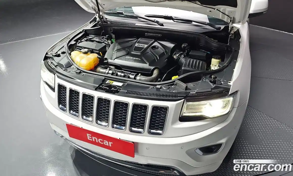 Jeep Cherokee 2015 3.0 гидро в Москве № 232765, фото 6