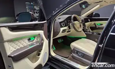 Bentley Bentayga 2017 6.0 гидро, миниатюра 11