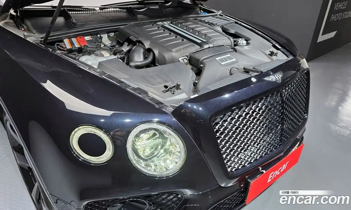 Bentley Bentayga 2017 6.0 гидро, фото 6