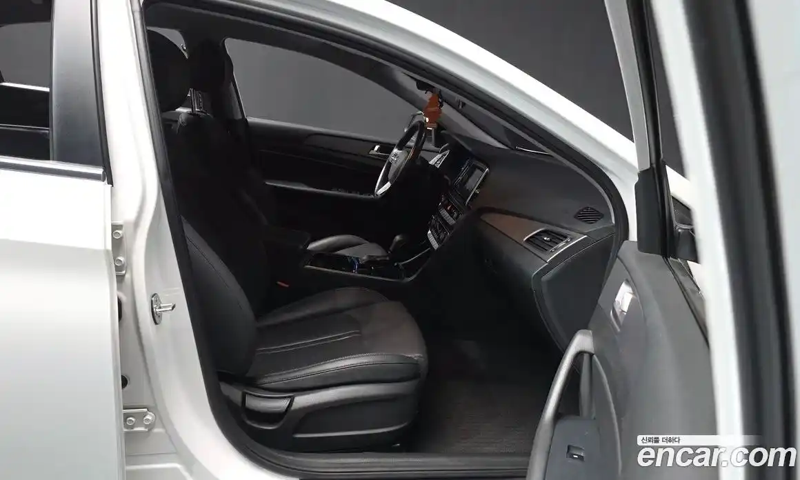 Hyundai Sonata 2017 2.0 гидро в Москве, фото 11