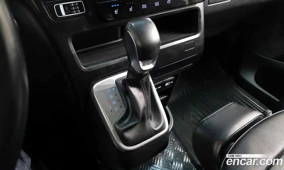Hyundai Staria 2021 2.2 гидро в Москве, фото 9