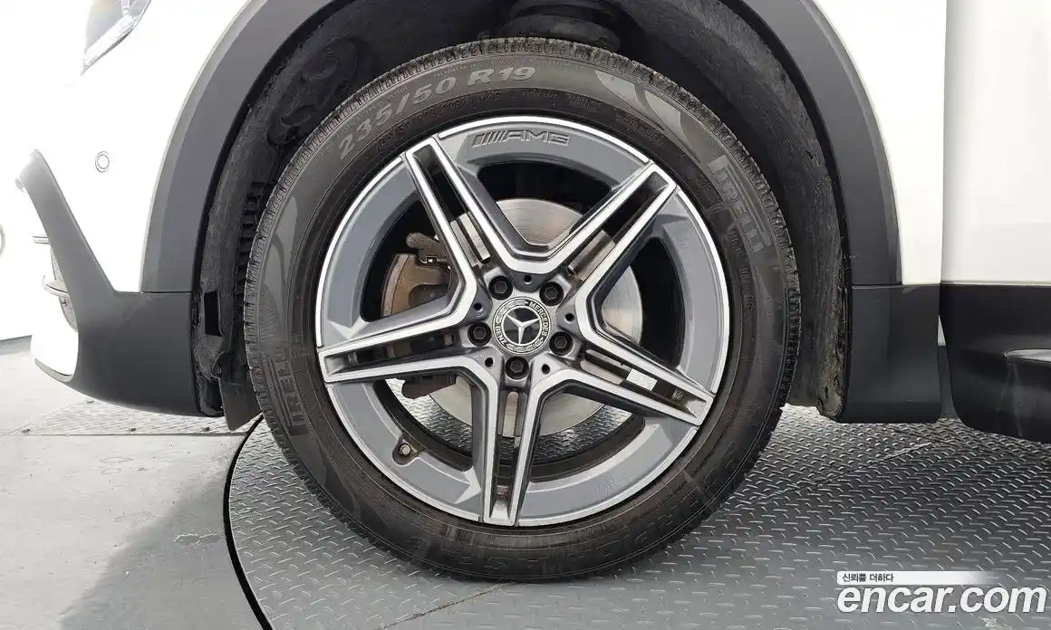 Mercedes-Benz GLB-Class 2021 2.0 гидро в Москве, фото 5