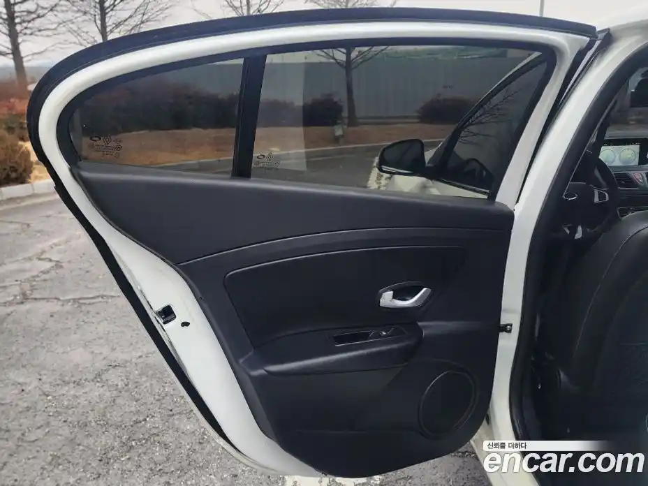Renault SM3 2014 1.6 гидро в Москве № 186413, фото 12