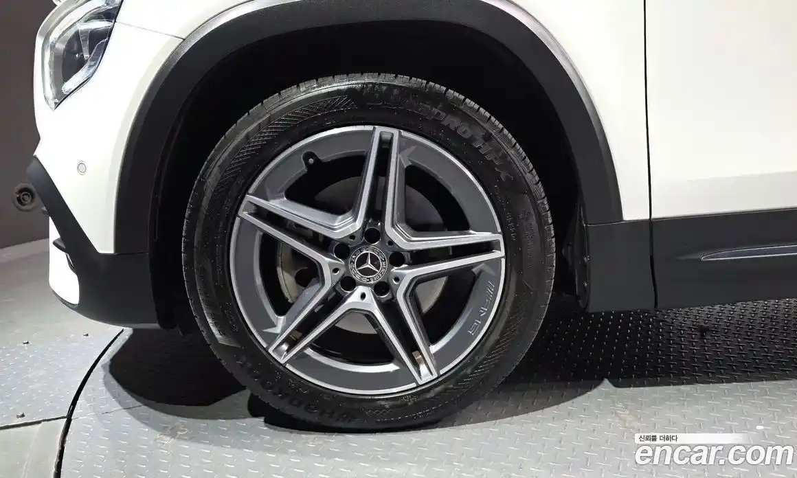 Mercedes-Benz GLB-Class 2021 2.0 гидро в Москве, фото 5