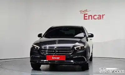 Mercedes-Benz E-Class 2023 2.0 гидро в Москве № 1981079, миниатюра 3