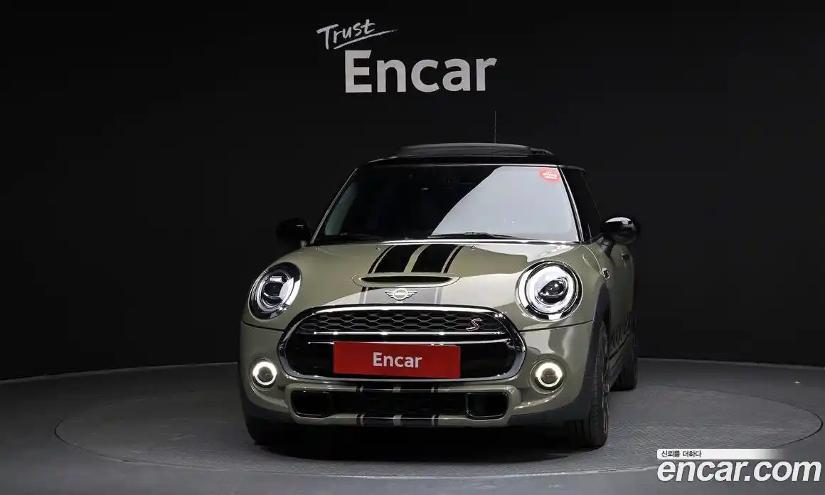 Mini Cooper 2020 2.0 гидро в Москве № 214205, фото 3