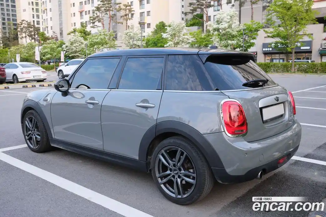 Mini Cooper 2015 1.5 гидро в Москве № 2203833, фото 5