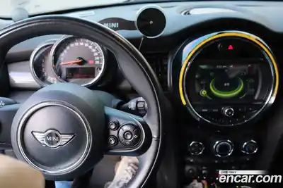 Mini Cooper 2015 1.5 гидро в Москве № 2203833, миниатюра 9