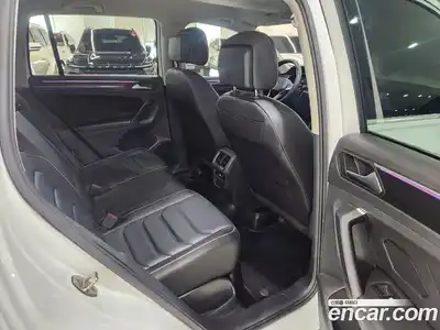 Volkswagen Tiguan 2023 2.0 гидро в Москве № 2204193, миниатюра 11