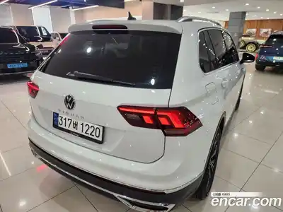 Volkswagen Tiguan 2023 2.0 гидро в Москве № 2204193, миниатюра 2